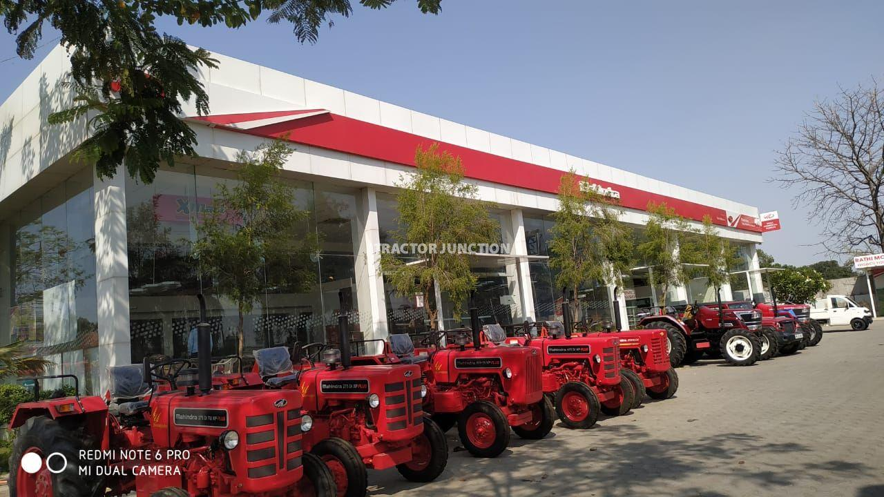 Mahindra Tractor Showroom